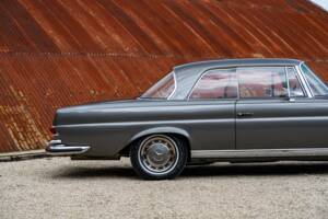 Image 18/37 of Mercedes-Benz 280 SE 3,5 (1970)