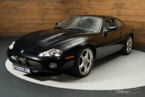 Image 2/6 of Jaguar XKR (2003)