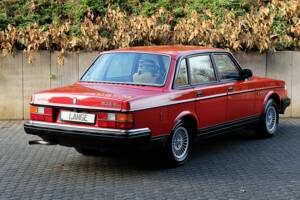 Image 2/75 de Volvo 240 (1986)