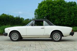 Image 7/50 de FIAT Spider 2000 Pininfarina 50th Anniversary Edition (1981)