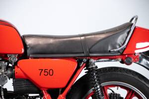 Image 16/50 of Yamaha XS 750 (1979)