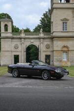 Image 23/50 of Jaguar XKR (1998)
