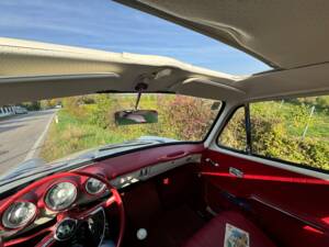 Imagen 29/56 de Volkswagen 1600 TL (1966)