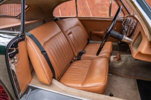 Image 24/34 of Aston Martin DB 2 (1953)