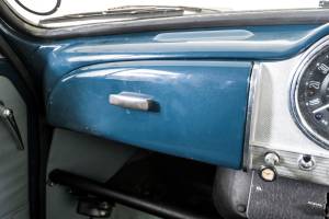 Image 39/50 of Morris Minor 1000 Traveller (1968)