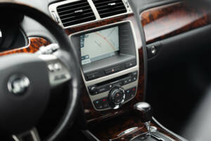 Image 18/33 of Jaguar XKR (2008)