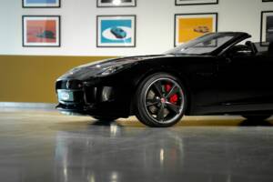 Bild 15/44 von Jaguar F-Type S (2014)