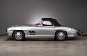 Image 8/47 of Mercedes-Benz 300 SL Roadster (1963)