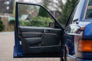 Imagen 23/48 de Mercedes-Benz 190 E 2.3 (1992)
