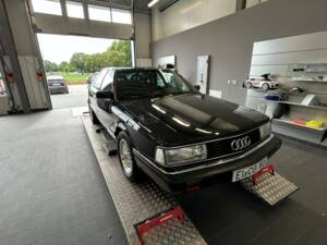 Immagine 3/44 di Audi 200 - 2.2 20V Turbo quattro (1990)