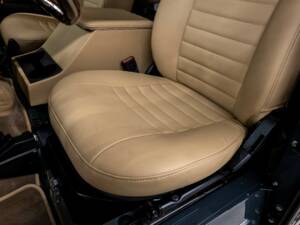 Image 15/26 of Land Rover Defender 90 (2014)