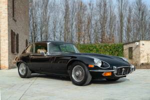 Bild 2/50 von Jaguar E-Type V12 (2+2) (1971)