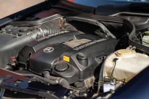 Bild 11/61 von Mercedes-Benz CLK 320 (2002)