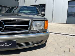 Bild 8/33 von Mercedes-Benz 560 SEC (1991)