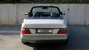 Image 13/74 of Mercedes-Benz E 320 (1997)