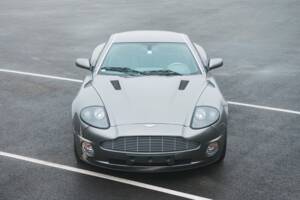 Image 4/23 of Aston Martin V12 Vanquish (2003)