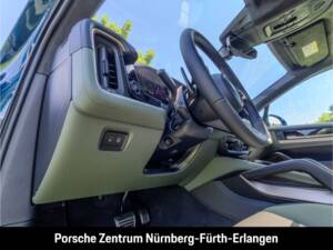 Immagine 25/50 di Porsche Cayenne Turbo E-Hybrid (1900)