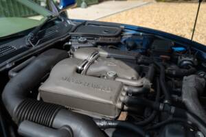 Image 25/50 of Jaguar XKR (2000)