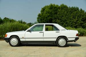 Image 12/45 of Mercedes-Benz 190 E (1987)