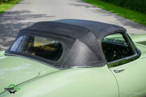 Image 43/60 de Jaguar E-Type (1969)