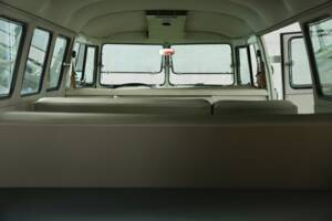 Image 30/47 of Volkswagen T1 minibus (1961)