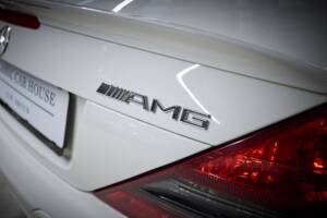 Image 31/99 de Mercedes-Benz SL 55 AMG (2005)