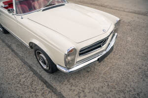 Image 23/60 of Mercedes-Benz 230 SL (1967)