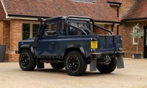 Image 3/43 of Land Rover Defender 90 (2010)