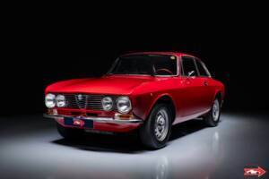 Immagine 1/17 di Alfa Romeo Giulia GT 1300 Junior (1971)