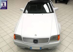 Image 10/54 of Mercedes-Benz 500 SL (1991)