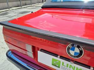 Immagine 33/50 di BMW 320i (1989)