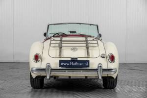 Image 15/50 of MG MGA 1500 (1958)
