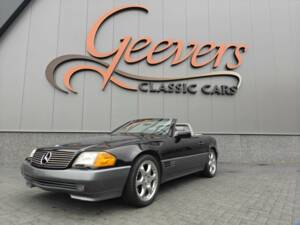 Image 17/50 de Mercedes-Benz 500 SL (1991)