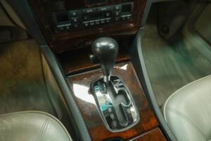 Immagine 42/50 di Audi A8 4.2 quattro (1995)