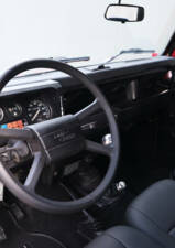 Image 33/38 of Land Rover 110 (1989)