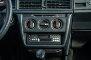 Immagine 28/73 di Mercedes-Benz 190 D 2.5 (1990)