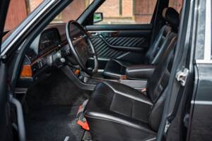Image 23/91 of Mercedes-Benz 560 SEL (1990)