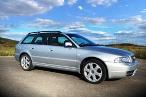 Image 8/50 of Audi S4 Avant (2001)