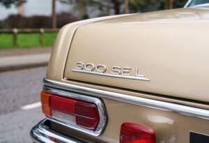 Image 13/34 of Mercedes-Benz 300 SEL 6.3 (1969)