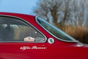 Bild 16/50 von Alfa Romeo 2000 GT Veloce (1973)
