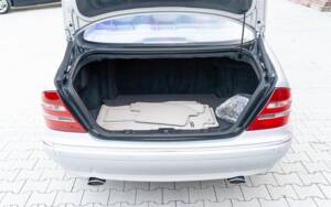 Afbeelding 42/45 van Mercedes-Benz S 55 AMG (2000)