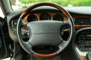Bild 34/50 von Jaguar XJR 4.0 (2000)