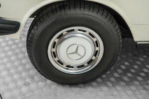 Image 22/50 of Mercedes-Benz 230 TE (1984)