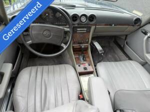 Image 16/46 of Mercedes-Benz 560 SL (1986)