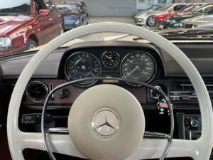 Bild 13/43 von Mercedes-Benz 280 CE (1973)