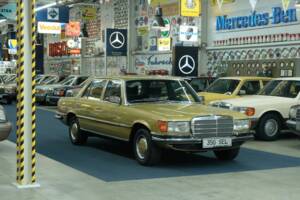 Image 72/76 of Mercedes-Benz 350 SEL (1977)