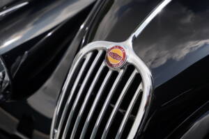Image 41/50 of Jaguar XK 140 DHC (1956)