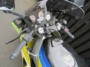 Image 13/43 de Suzuki RG 500 (1987)