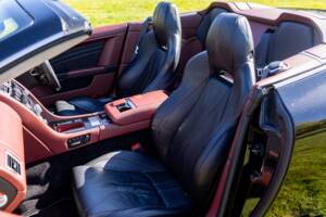 Image 16/39 of Aston Martin DBS Volante (2011)