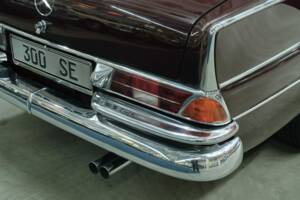 Image 41/50 of Mercedes-Benz 300 SE lang (1965)